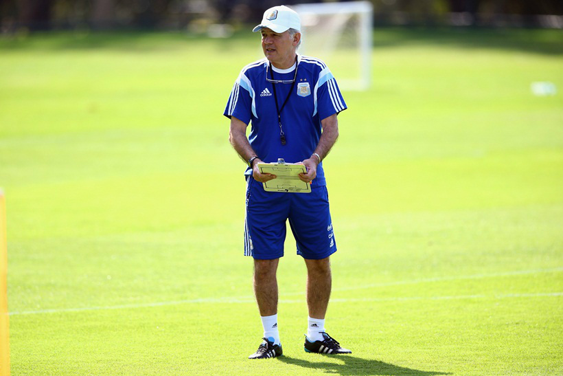 Em Belo Horizonte, Argentina busca vaga e Irã espera apoio da torcida brasileira O argentino Alejandro Sabella vai mandar a campo neste sábado uma Argentina mais ofensiva, com três atacantes