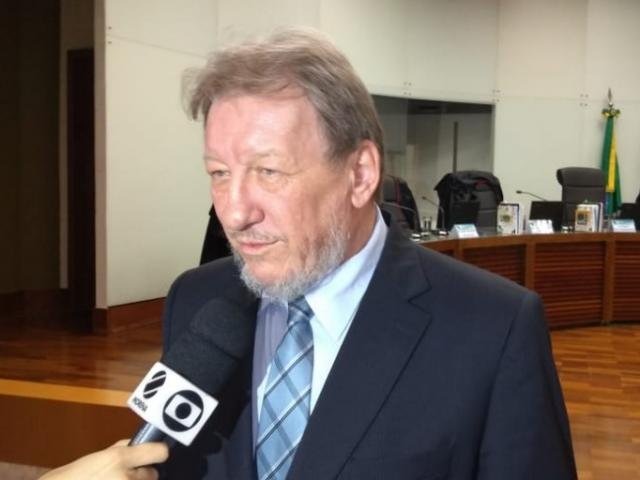 Apuração de votos em MS termina até às 20h, prevê desembargador Desembargador João Maria Lós durante entrevista no TRE-MS
