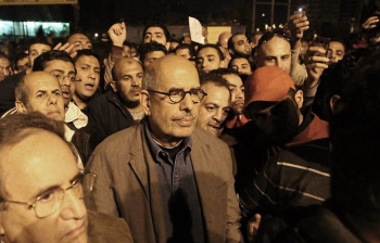 Egito: Oposição considera insuficientes propostas de reforma apresentadas hoje