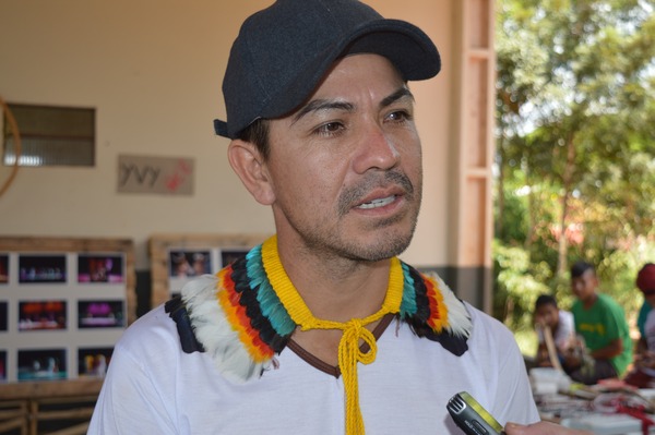 Feira Tekoha Guapoy quer dar mais visibilidade aos indígenas de Amambai Vereador e professor Ismael Morel é um dos responsáveis pela iniciativa / Foto: Moreira Produções