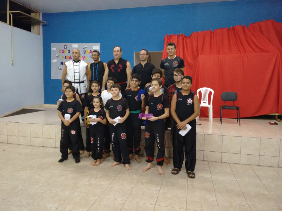 Alunos de kung fu da escola Dragões de Fogo passam por exame de faixa Atletas do kung fu / Foto: Assessoria