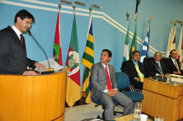 Prefeito de Amambai participa da abertura do ano legislativo
