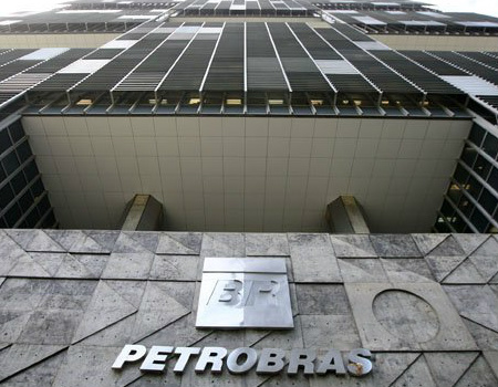 Petrobras dispara 7% e puxa o Ibovespa