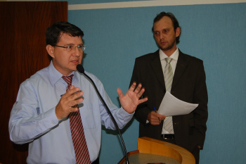 Vereador Cristino pede igualdade no aumento salarial do funcionalismo Vereador Cristino quer tratamento igual para todos os servidores do municípioFoto: Moreira Produções