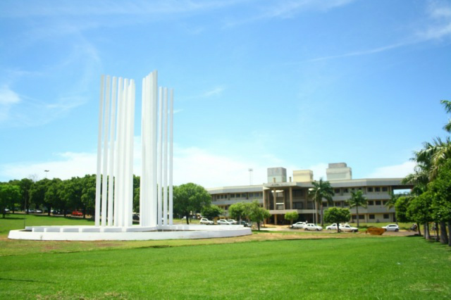 UFMS retifica novamente Concurso para Técnicos-Administrativos