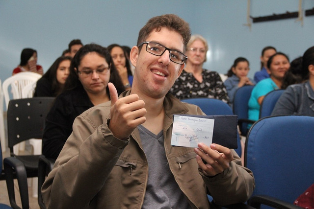 Jovens também são beneficiados com programa de óculos / Foto; Decom