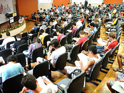 Estudantes do Enem que chegaram atrasados no sábado poderão fazer o exame hoje, domingo (09) / Foto: Divulgação