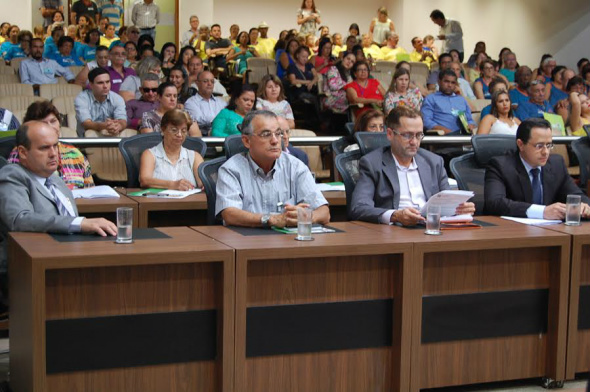 Audiência Pública discute direitos da pessoa idosa Vereador Anilson Prego participa em Campo Grande, de audiência que discutiu direitos da pessoa idosa / Foto: Assessoria
