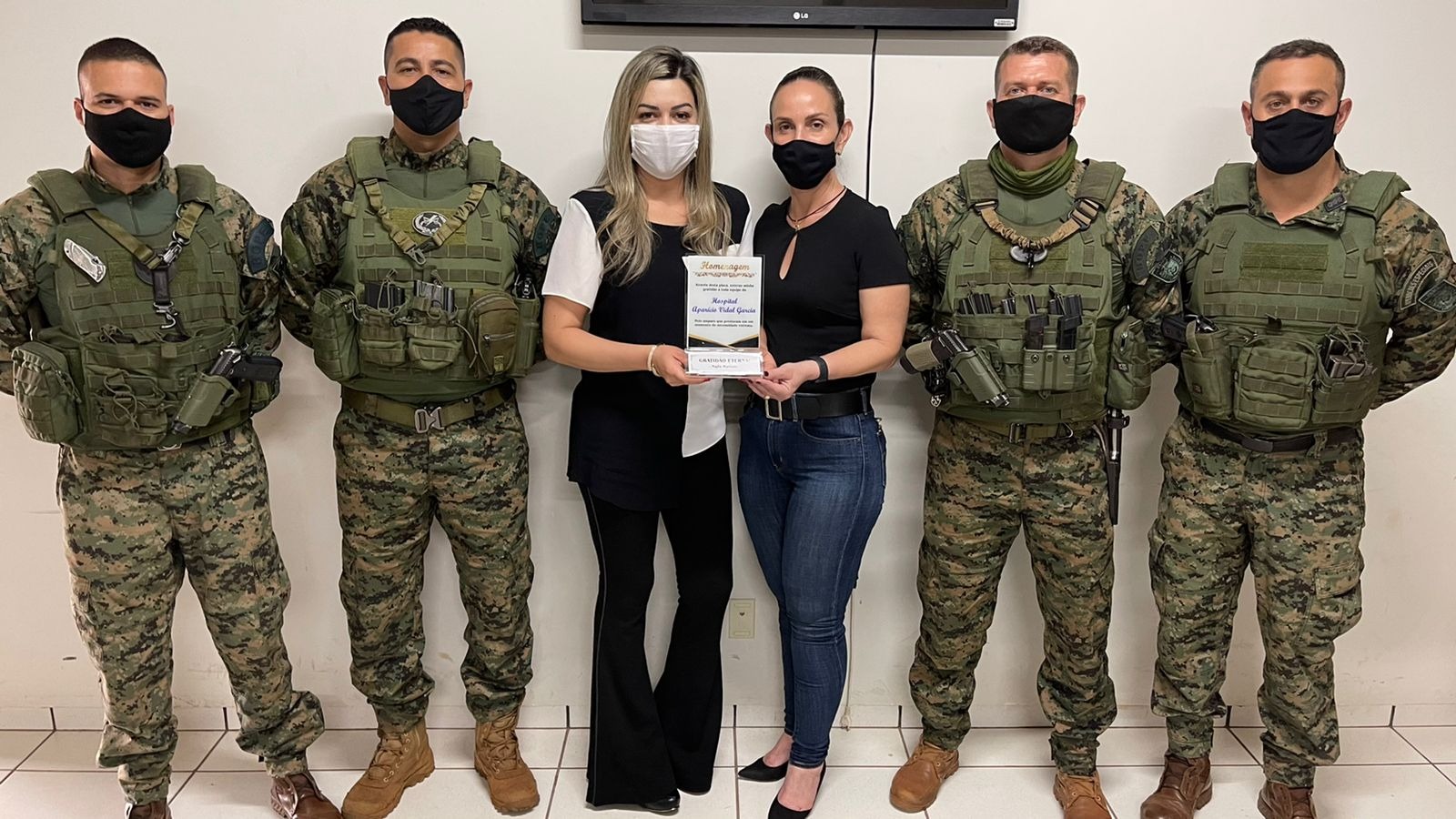 Policiais do Bope que socorreram mulher em Cel. Sapucaia são homenageados Policiais do Bope foram homenageados nessa quinta-feira (16) / Foto: Assessoria Prefeitura de Coronel Sapucaia