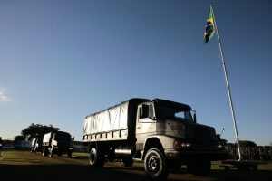 Batalhão de Choque da PM recebe doação de três caminhões Mercedes do Exército
