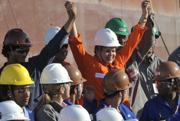 Dilma comemora resultado do leilão de Libra e diz que não é privatização