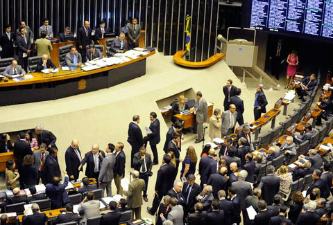 Congresso deve analisar quatro vetos na primeira sessão de 2014 Sessão em dezembro, com voto aberto, manteve três vetos presidenciais