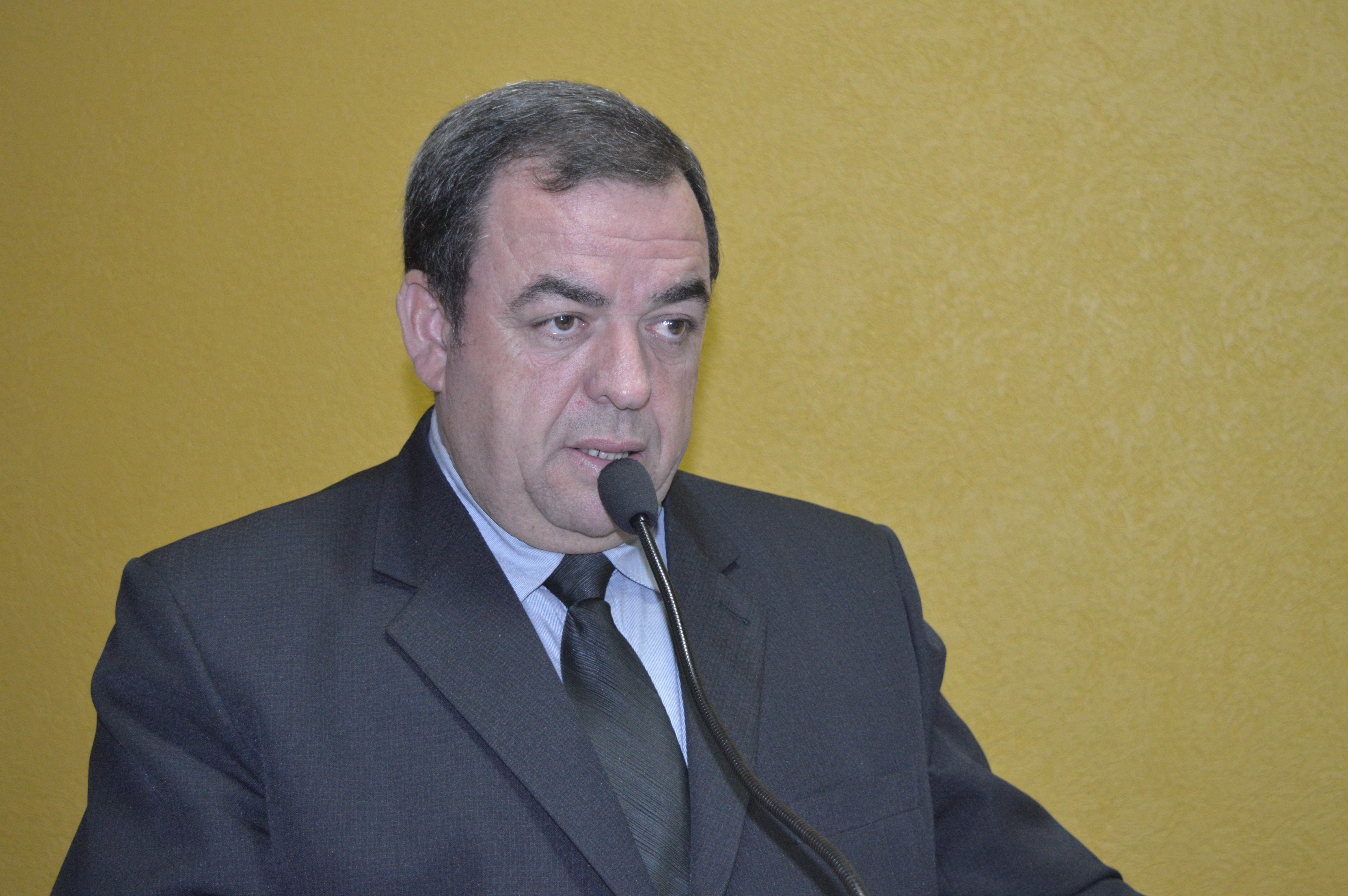 Vereador Dilmar quer ampliar atendimento odontológico em Amambai Vereador de Amambai, Dilmar Bervian (DEM) / Foto: Moreira Produções