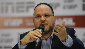 O ministro da Educação, Henrique Paim, promete mais rigor contra candidatos eliminados que são reincidentesElza Fiuza/Agência Brasil