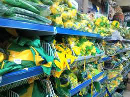 Venda de artigos relacionados à Copa não satisfaz todos os comerciantes Venda de artigos relacionados à Copa não satisfaz todos os comerciantes