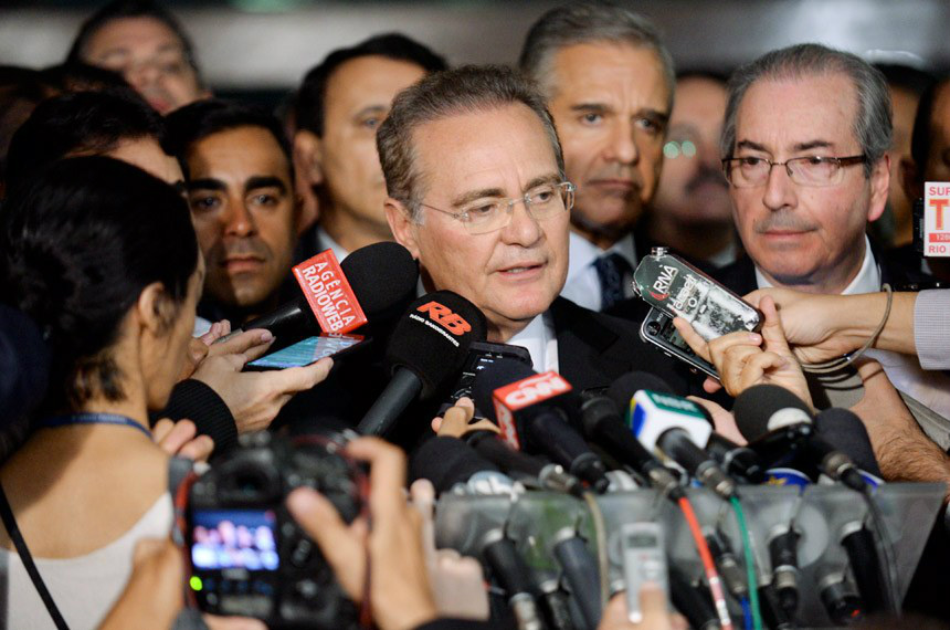 Senado recebe processo de impeachment da presidente Dilma Senado recebe processo de impeachment da presidente Dilma