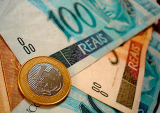 Salário mínimo de R$ 946 não representará aumento real, destaca governo Salário mínimo de R$ 946 não representará aumento real, destaca governo