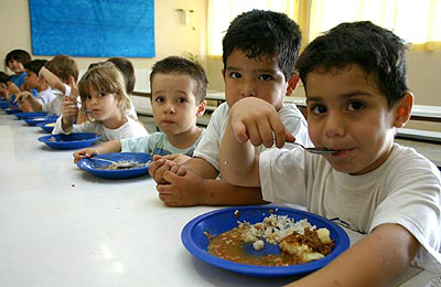 Estados e municípios têm até amanhã para prestar contas de recursos alimentícios
