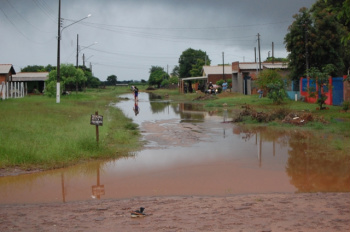 Moradores da vila Cristina sofrem com as chuvas Moradores da vila Cristina sofrem com as chuvas
