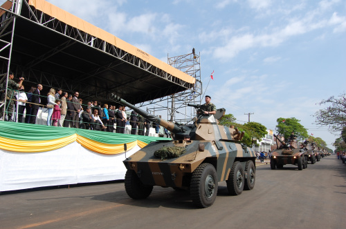 Desfile cívico-militar marca aniversário da cidade de Amambai.