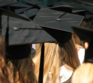 Brasil concede 72 mil bolsas a professores e inclui alunos do Prouni