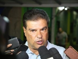 Nelsinho Trad, eleito para o Senado, em entrevista após a divulgação do resultado do 1º turno (Foto: Paulo Francis)