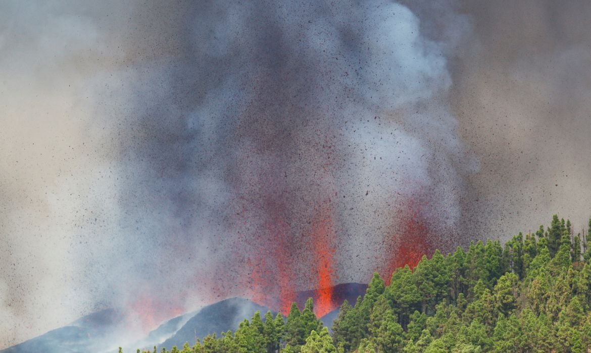 Erupção do vulcão nas Canárias pode durar até 84 dias Erupção do vulcão nas Canárias pode durar até 84 dias