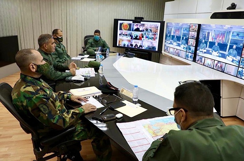 Venezuela inicia exercícios militares contra ameaças dos EUA, Colômbia e Brasil Estado Maior reunido para definir o plano República 2020, a estratégia de segurança para as eleições legislativas de 6 de dezembro. / Fanb