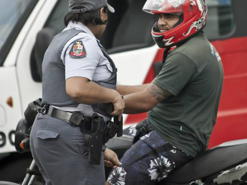 Pesquisa conclui que policiais no Rio são vítimas de assédio sexual e moral