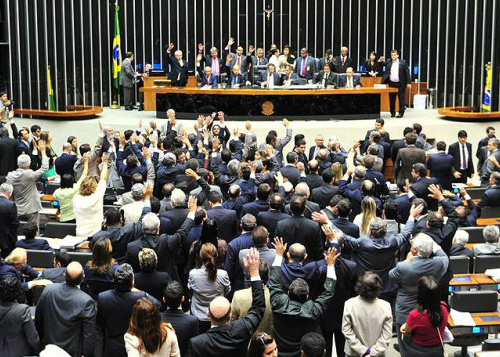 Congresso retoma trabalho com pauta cheia Congresso retoma trabalho com pauta cheia