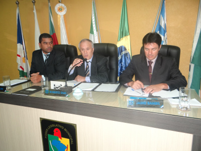 Concurso público e paralisação do magistério foram debates na Câmara de Amambai Mesa diretora do poder legislativo de Amambai Foto: Moreira Produções