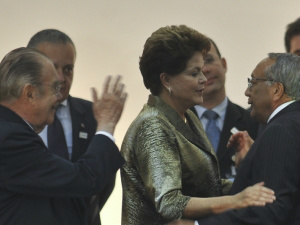 Dilma agradece lealdade do PMDB, um dia após a queda de mais um ministro Dilma agradece lealdade do PMDB, um dia após a queda de mais um ministro