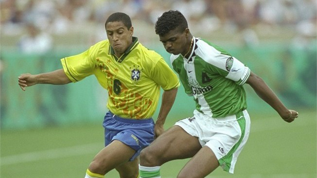 Kanu: "O Keshi era o nosso 'chefão'" Kanu: "O Keshi era o nosso 'chefão'"