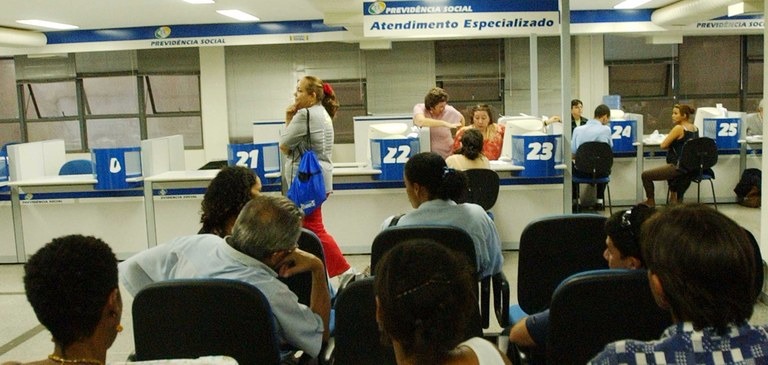 Revisão de benefícios do INSS já gerou economia de R$ 2 bilhões Peritos revisaram 126,2 mil benefícios de segurados que não passavam por avaliação médica há mais de dois anos / Foto: Divulgação