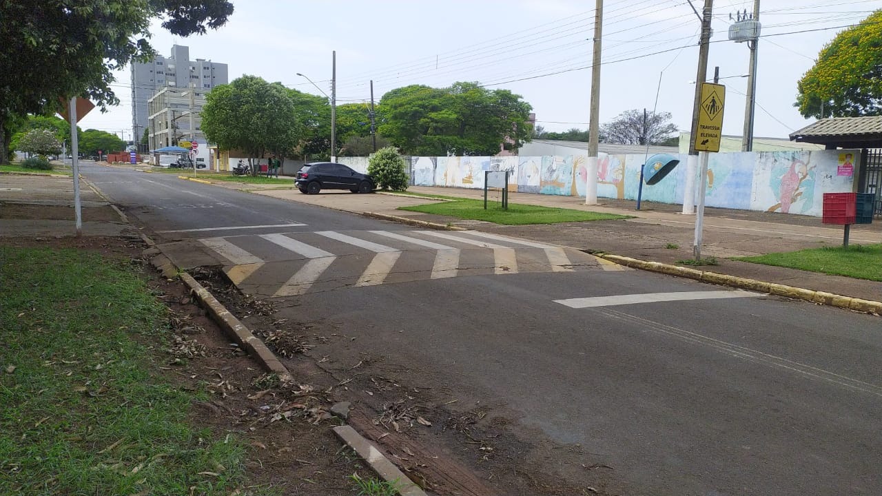 Passarela elevada vai garantir mais segurança aos estudantes do Centro de Educação Infantil / Foto: Amambai Notícias