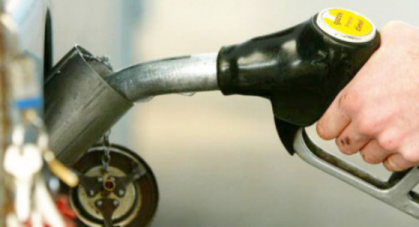 Brasil já importa 11% do combustível que usa Brasil já importa 11% do combustível que usa