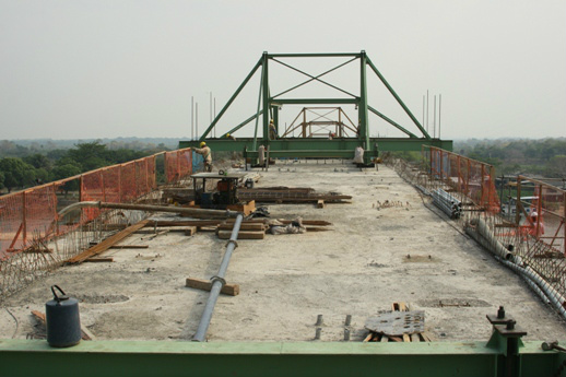 Estado garante turismo e desenvolvimento com construção de ponte de concreto Estado garante turismo e desenvolvimento com construção de ponte de concreto