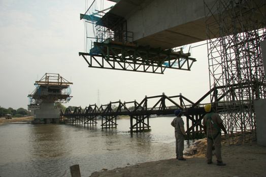 Estado garante turismo e desenvolvimento com construção de ponte de concreto Estado garante turismo e desenvolvimento com construção de ponte de concreto