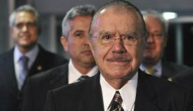 PMDB tenta convencer Sarney a continuar na vida política