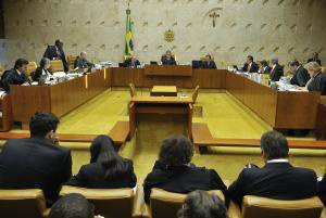 Mensalão: primeiras decisões podem sair nesta segunda-feira Mensalão: primeiras decisões podem sair nesta segunda-feira