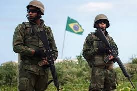 Jovem morre ao manusear explosivo em área de treinamento do Exército Jovem morre ao manusear explosivo em área de treinamento do Exército
