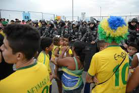 Brasileiros e estrangeiros aguardam com expectativa próximos jogos da Copa Brasileiros e estrangeiros aguardam com expectativa próximos jogos da Copa