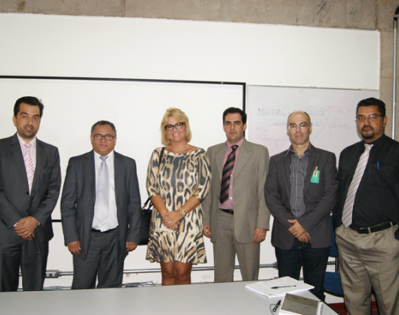 Grupo discute implantação de ações para a melhoria do sistema prisional de MS Grupo está discutindo a implantação de ações visando a capacitação profissional e ressocialização dos internos no Estado