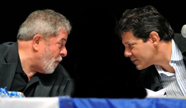 Lula e Haddad: vaiados por estudantes em São Paulo Lula e Haddad: vaiados por estudantes em São Paulo