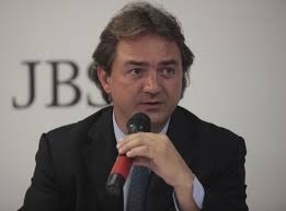 Em nota, dono da JBS reconhece pagamento indevido e pede desculpa a brasileiros Em nota, dono da JBS reconhece pagamento indevido e pede desculpa a brasileiros / Foto: Divulgação