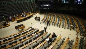 Congresso: base aliada defende permanência de Temer, oposição pede saída Denúncia contra Temer repercutiu entre deputados e senadoresJosé Cruz/AgenciaBrasil