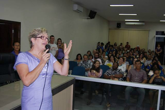 Coordenadoria da Mulher de Amambai busca igualdade de oportunidades A advogada Loreni Giordani.