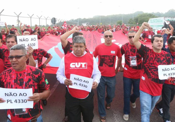 Sindicatos fazem protesto em 18 estados contra Lei da Terceirização Protestos integram o Dia Nacional de Paralisação contra o Projeto de Lei (PL) 4.330/2004 / Foto: Divulgação
