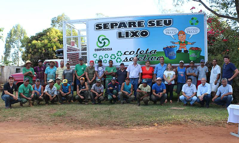 Cooperativa de reciclagem e Prefeitura de Amambai firmam contrato