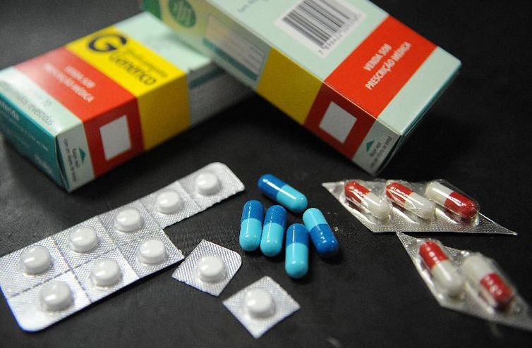 Dor de cabeça pode ser causada por abuso de analgésico, alerta médico Medicamentos / Foto: Arquivo/Agência Brasil